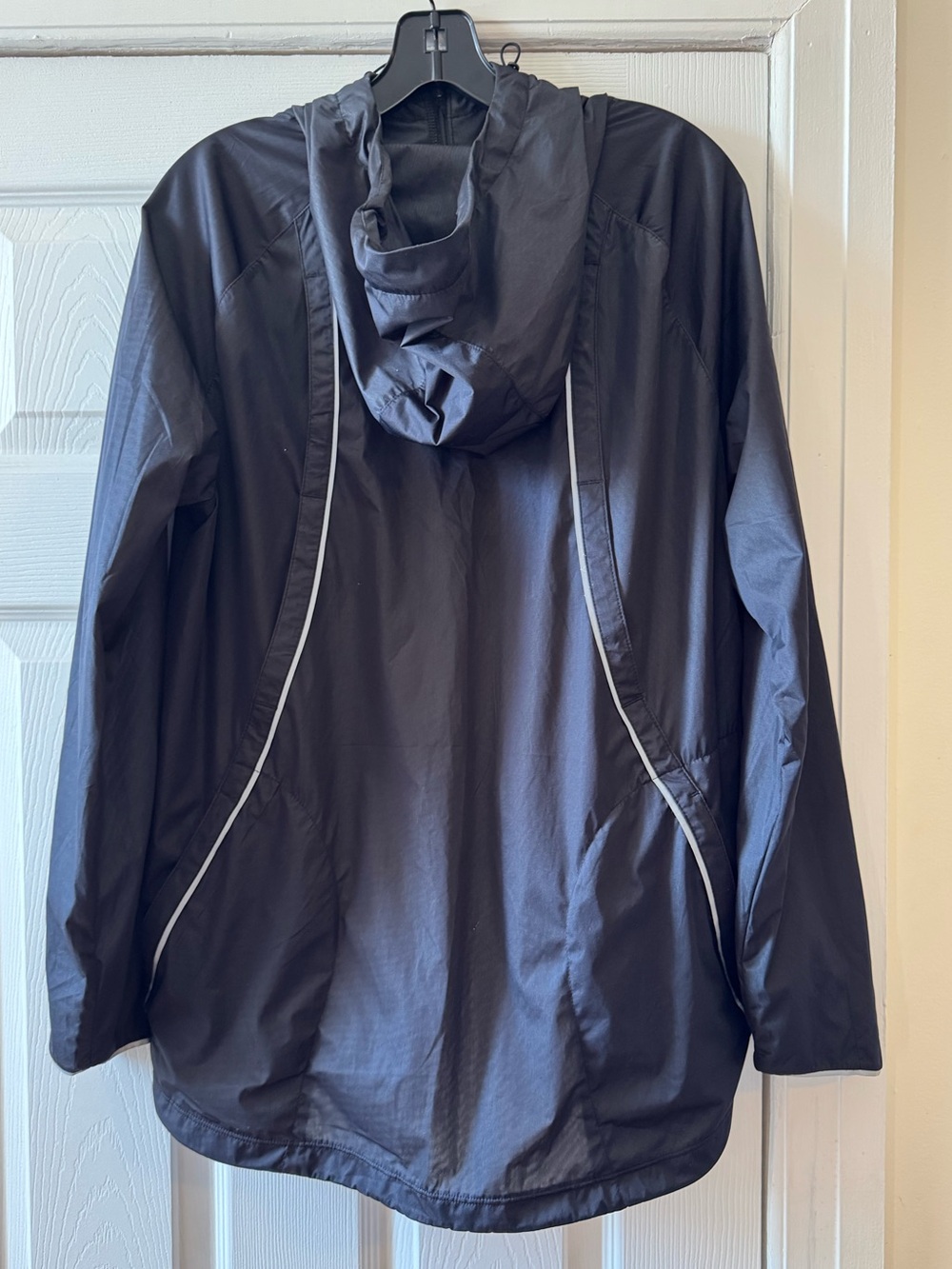 Nike Shield Running Jacket - Picture 3 of 8